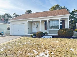 18 Tropicana Ct, Toms River, NJ 08757