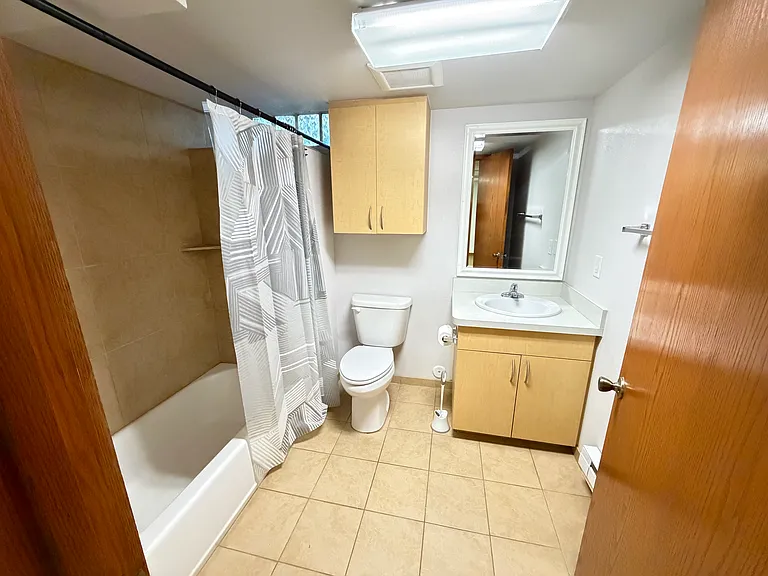 323 N Leroux St #C — Photo 14