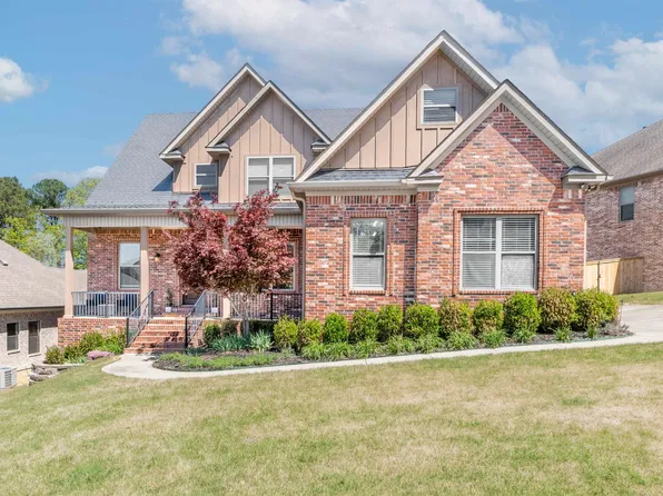 6 Commentry Dr, Little Rock, AR 72223