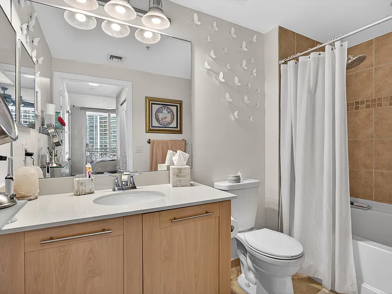 511 SE 5th Ave #1102 — Photo 31