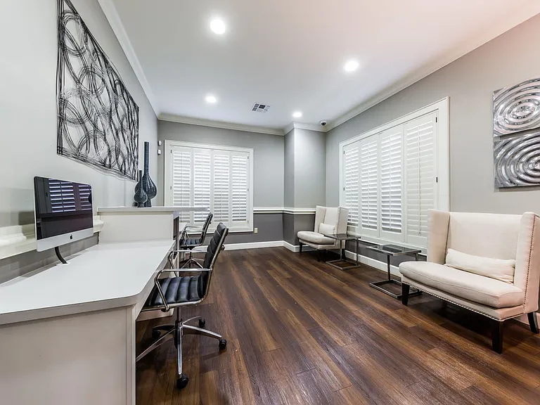 16631 Vance Jackson — Photo 10