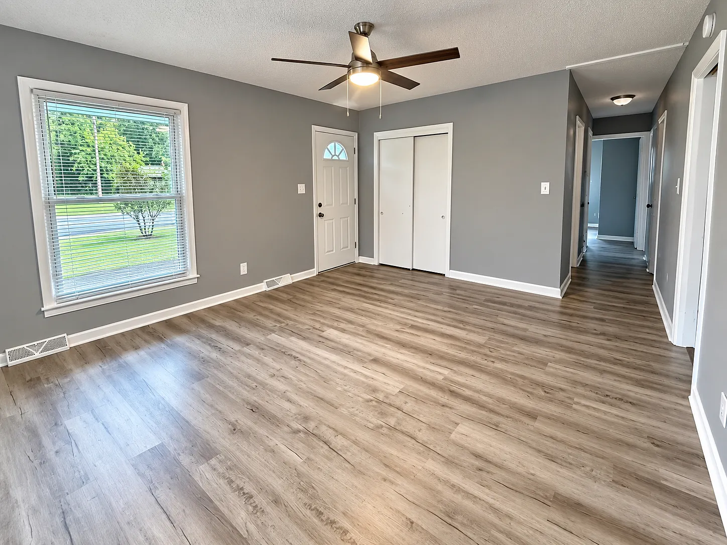 3 bed, 1040 sqft, $1,425 — Photo 3