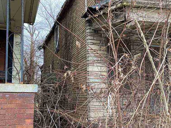 6315 Frontenac