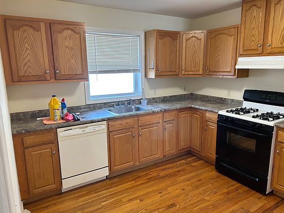 2nd image of 38 Englewood Ave #3E