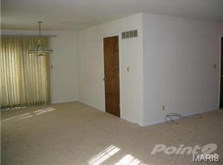 1045 Deerfield Dr, Sullivan, MO 63080