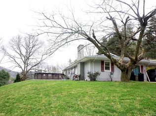565 Valley Rd, Spruce Pine, NC 28777