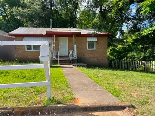 713 Campbell St, Florence, AL 35630