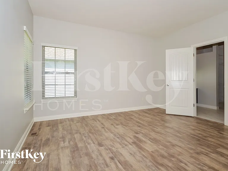 4405 Nottinghill Dr — Photo 9