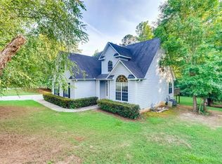 195 Valley Bluff Dr, Fayetteville, GA 30215