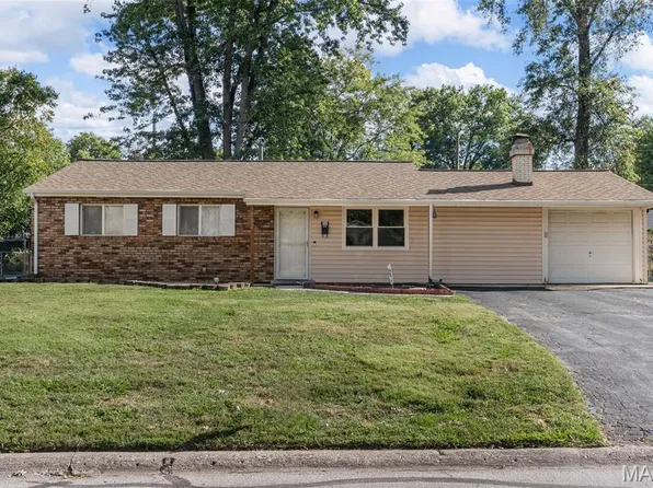 502 Allen Dr, O'Fallon, MO 63366