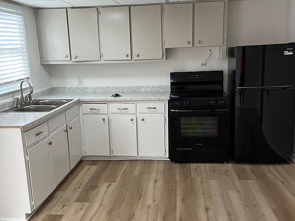 5th image of 200 Stewart Dr #502-34