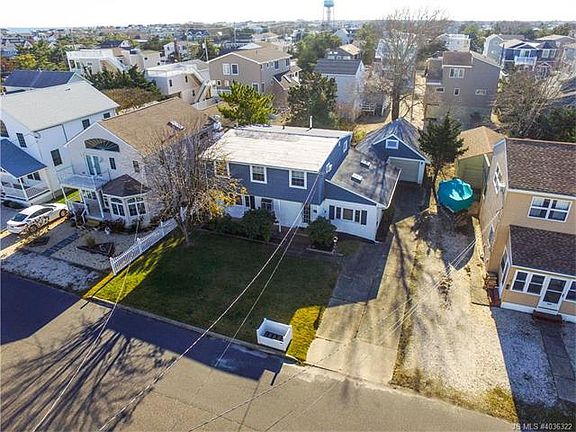 4th image of 220 N 14th St