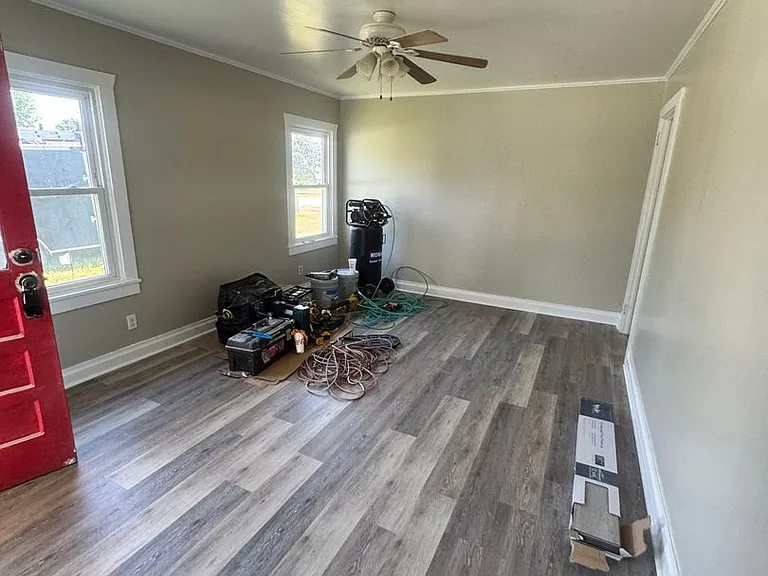 304 Glenn St — Photo 11