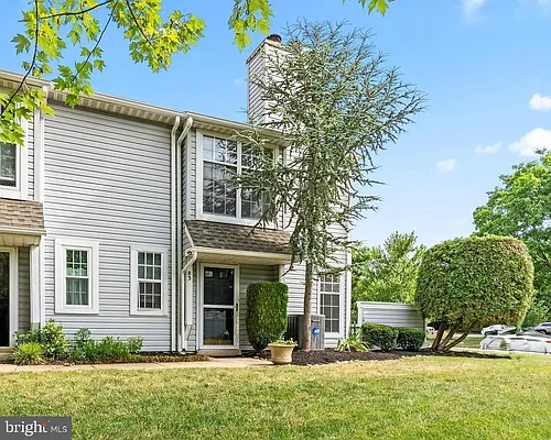 83 Avon Ln Photo 1