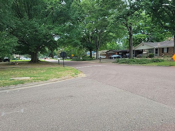 4th image of 7959 Charleston Dr