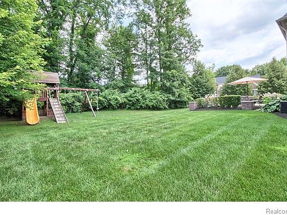 4th image of 8285 Endicott Ln #67