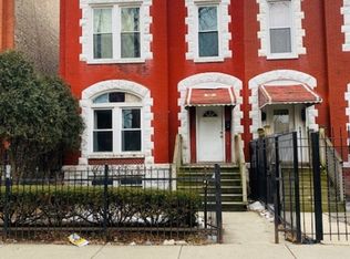 3217 W Walnut St, Chicago, IL 60624