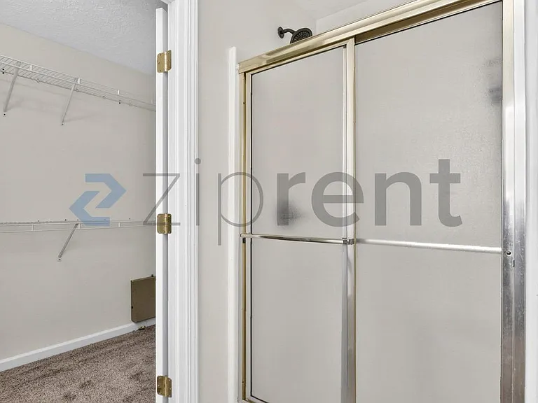 720 Rock Springs Rd — Photo 36