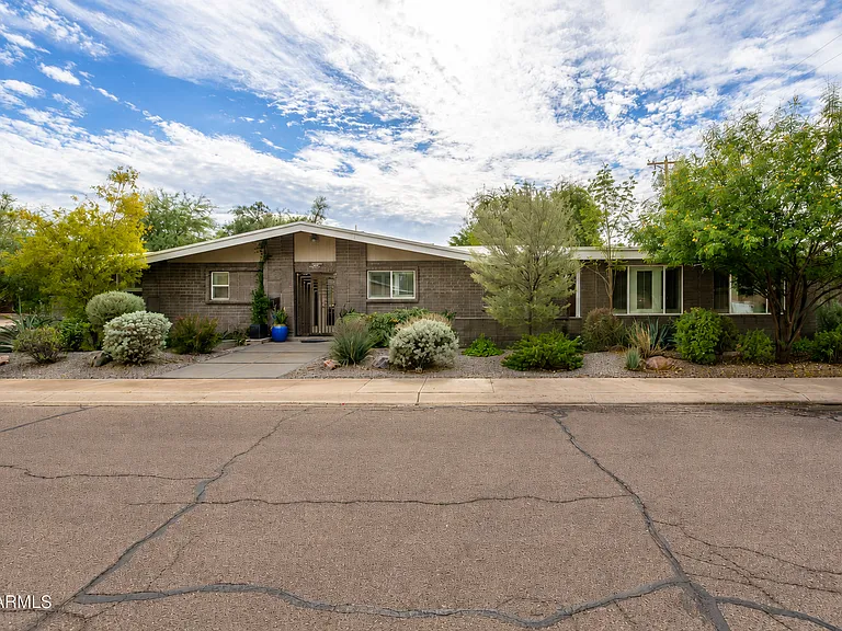 407 E Aepli Dr — Photo 23