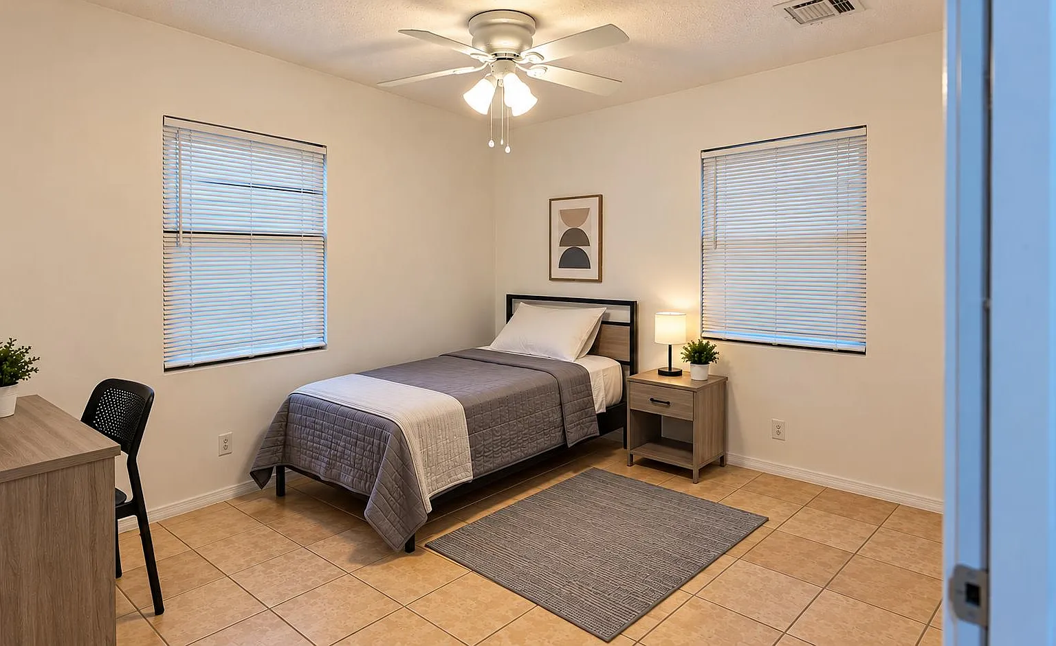3 bed, 1.0 bath, 1700 sqft, $797 — Photo 1