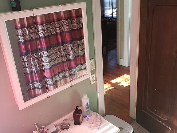 5th image of 509 W Beardsley Ave