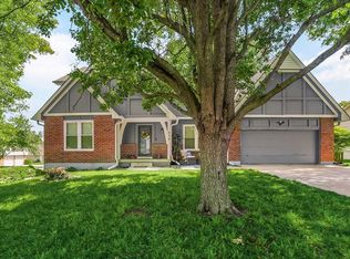 639 NE Bordner Dr, Lees Summit, MO 64086
