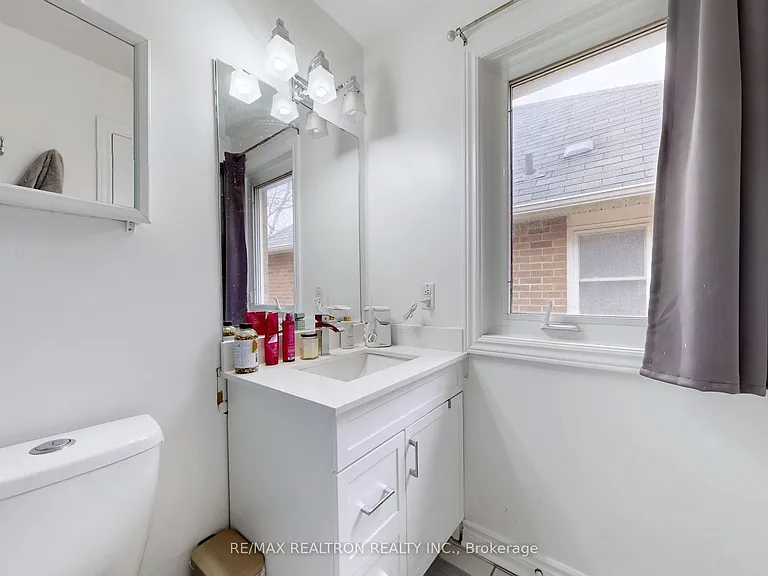 99 Widdifield Ave — Photo 7