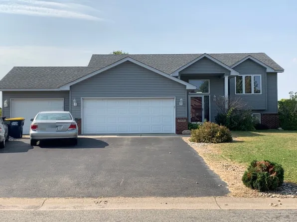 940 Cedar St S, Belle Plaine, MN 56011
