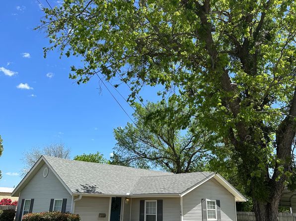 1104 Magnolia St