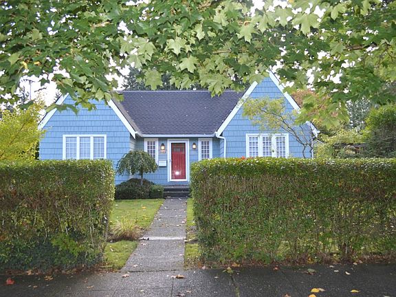 3rd image of 2402 Washington St SE