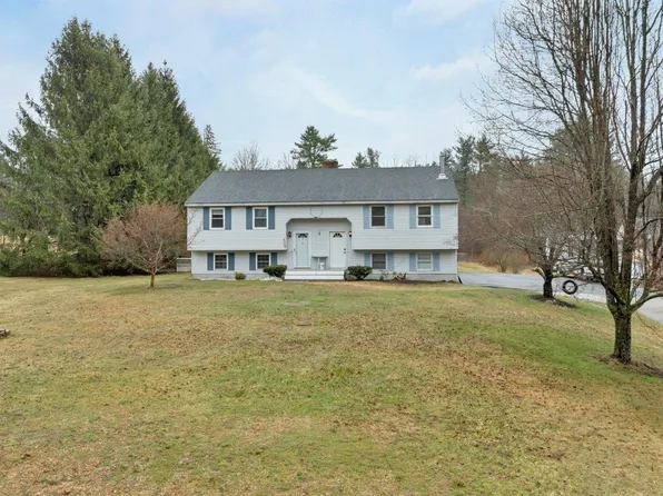 14 N Salem Road #A, Hampstead, NH 03841