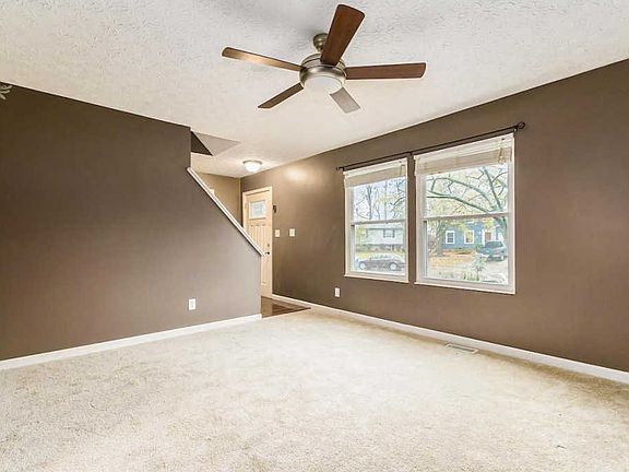 5th image of 6033 Almina Dr