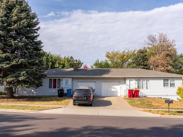 4805 S Baha Ave, Sioux Falls, SD 57106