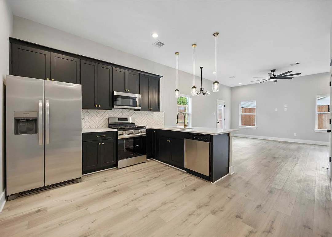 217 Pheasant St — Photo 1
