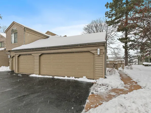 924 Shoreline Rd, Lake Barrington, IL 60010