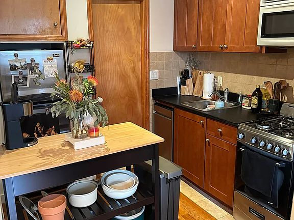 2nd image of 23 Clinton St APT 2A