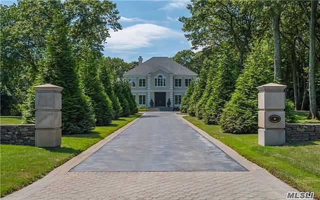 1st image of 8 Fairway Ct