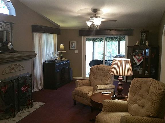 3rd image of 5 Lois Ln