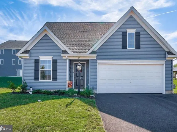 25 Village Rd, Manchester, PA 17345