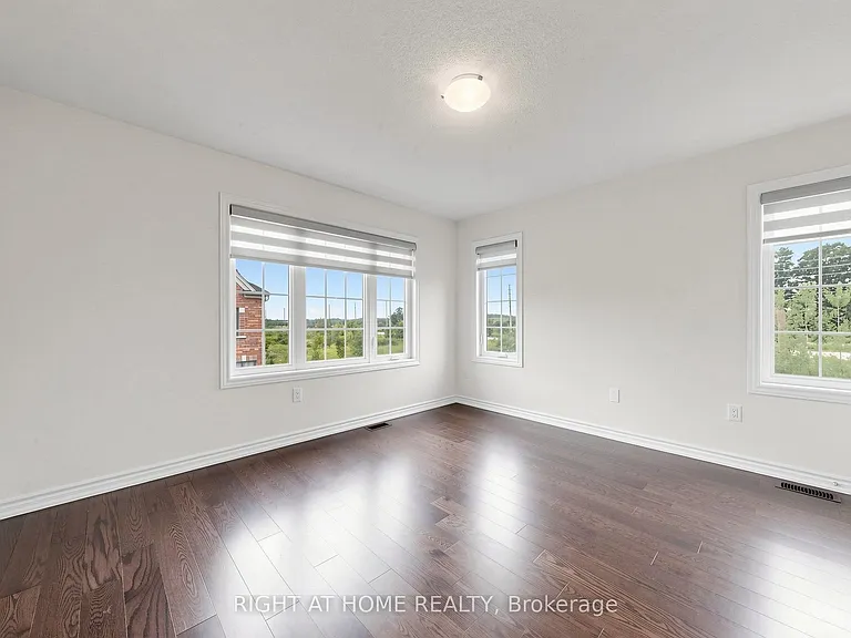 90 Laing Dr — Photo 29