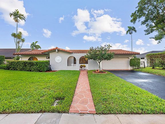 3rd image of 1730 NW 118th Avenue