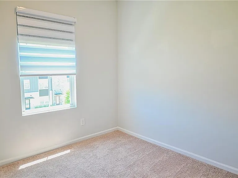 756 Payton Ln — Photo 22