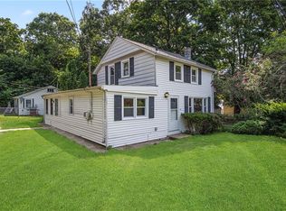 2 Pevear Ave, Warwick, RI 02886