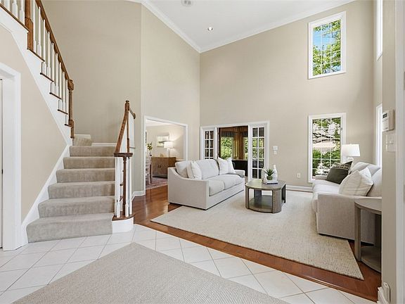 4th image of 3007 W Grove Pl