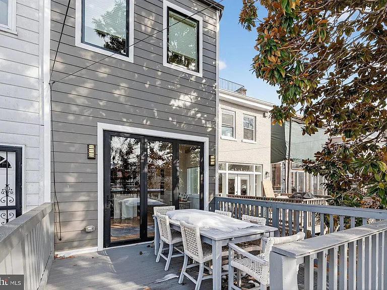 32 Adams St NW — Photo 43
