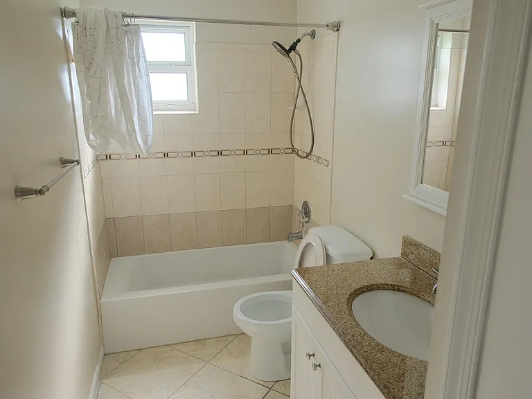 980 Woodland Ave — Photo 9