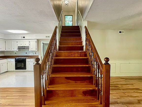 4th image of 2517 Bessemer Dr SW