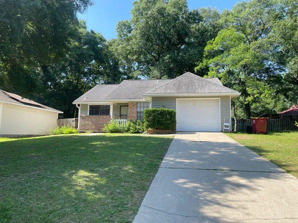 114 Fair Oaks Dr, Crestview, FL 32539