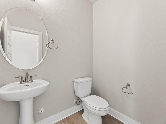 5th image of 2005 Warely Ln