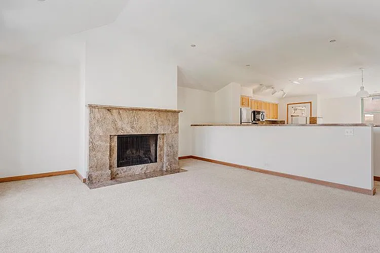 1059 Union St — Photo 8